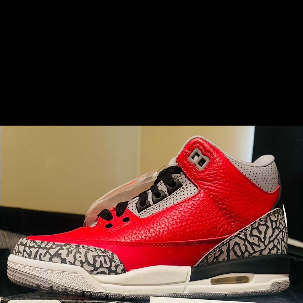 Jordan retro 3 SE Union fire size 4.5Y -DS -